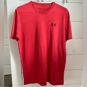 Men’s Under Armour Sports Style Short Sleeve Tee. Red / Black. Size M.